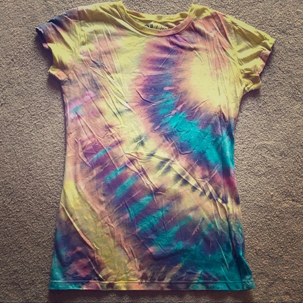 Super cute hippie boho fitted tie dye Tee shirt